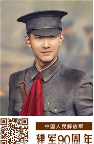 快看吶這是我的軍裝照