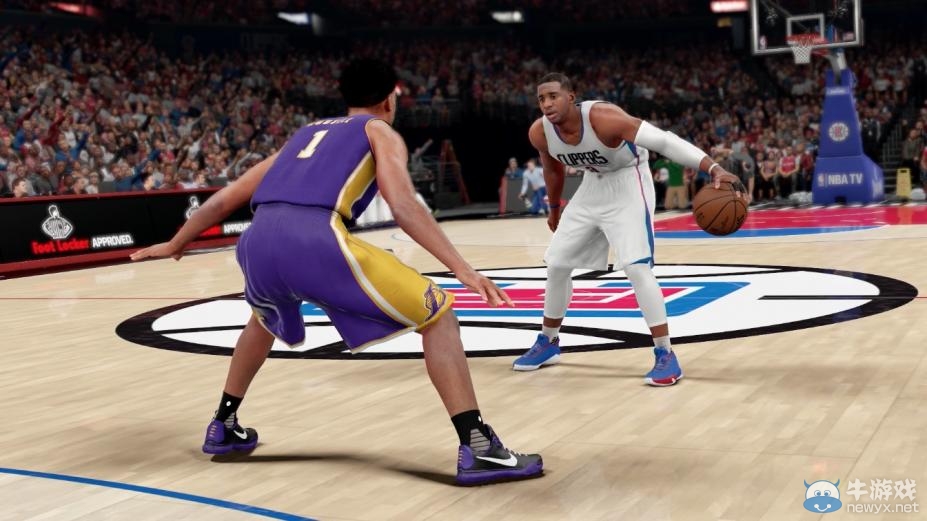 《NBA 2K16》后撤步和背身跳步手柄操作方法