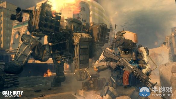 《使命召喚12》怎么撿槍