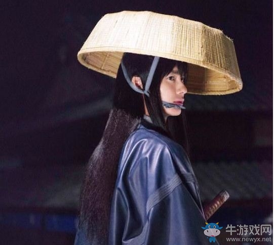 《銀魂》真人電影再曝劇照 伊麗莎白造型太簡(jiǎn)陋