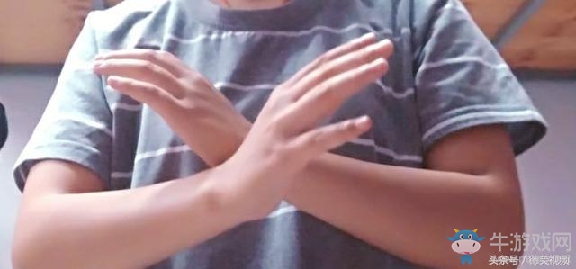 《抖音短視頻》搓澡舞動(dòng)作分解教程