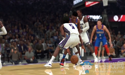 《NBA 2K20》鍵盤做胯下運球方法介紹