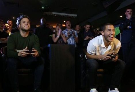 《FIFA 15》英國發布會現場 英超眾球星現場切磋