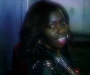 搖滾騎士大戰狼人!爆笑《教團：1986》預告片曝光