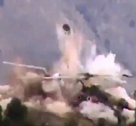 阿富汗米17降落在路邊炸彈上 瞬間被炸毀（視頻）