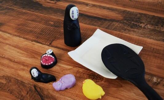 《千與千尋》官方推出無臉男餐具周邊 姿勢好妖嬈