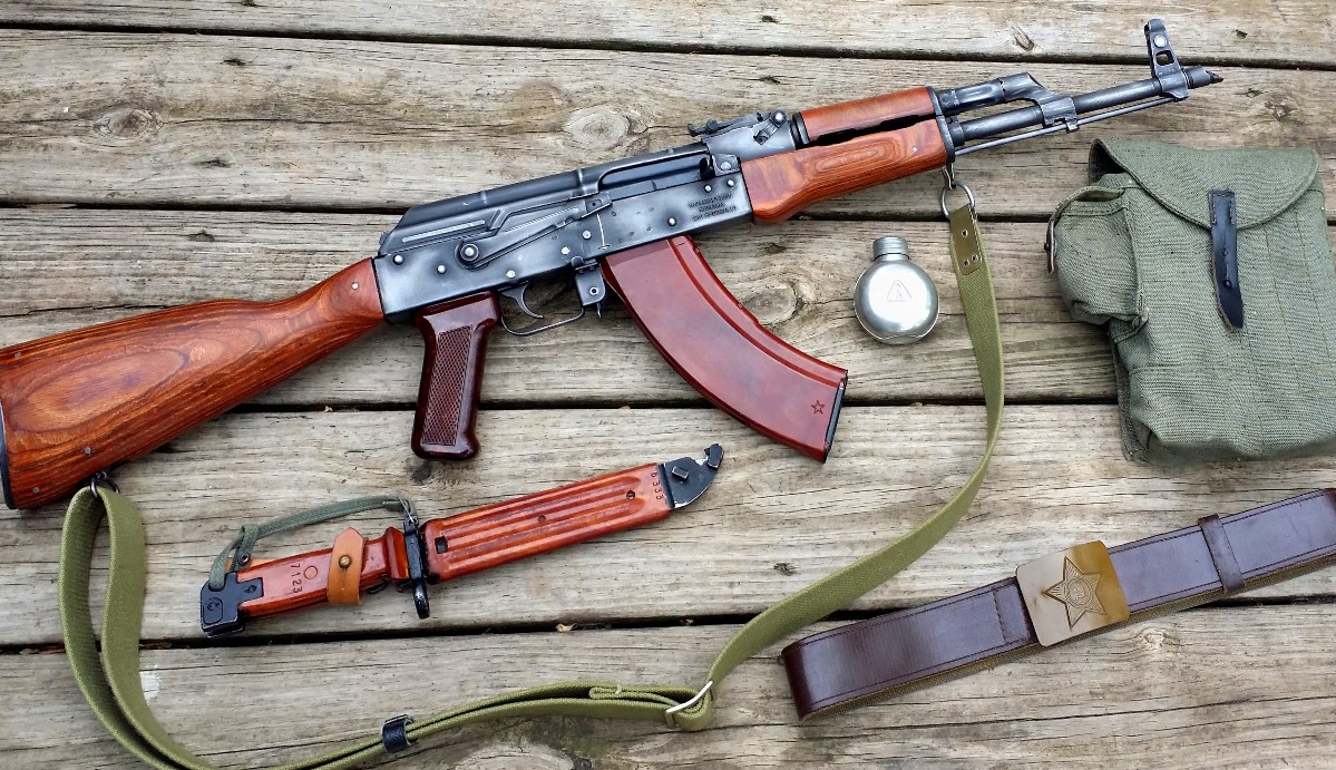 《Wallpaper Engine》AK-47m軍備動態壁紙