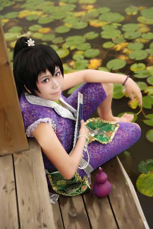 葫蘆娃也中槍娘化 COS女版葫蘆三兄弟 