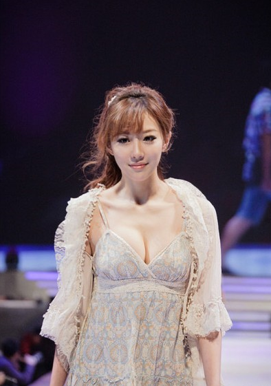 百度新“度娘”上任        這個程序員居然是個白富美
