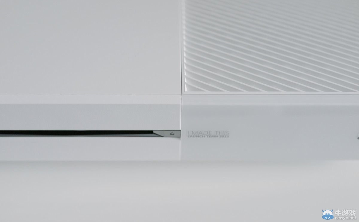 白色版Xbox One唯美圖報(bào) 簡(jiǎn)直是客廳里的藝術(shù)品