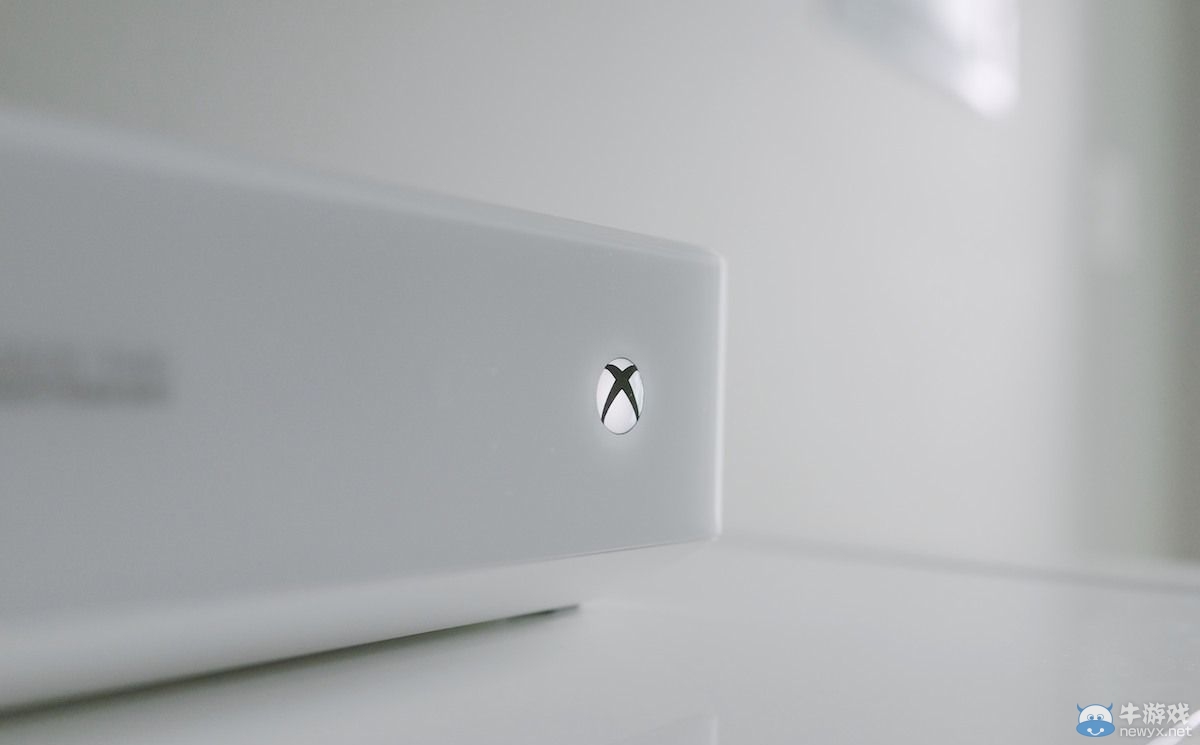 白色版Xbox One唯美圖報(bào) 簡(jiǎn)直是客廳里的藝術(shù)品