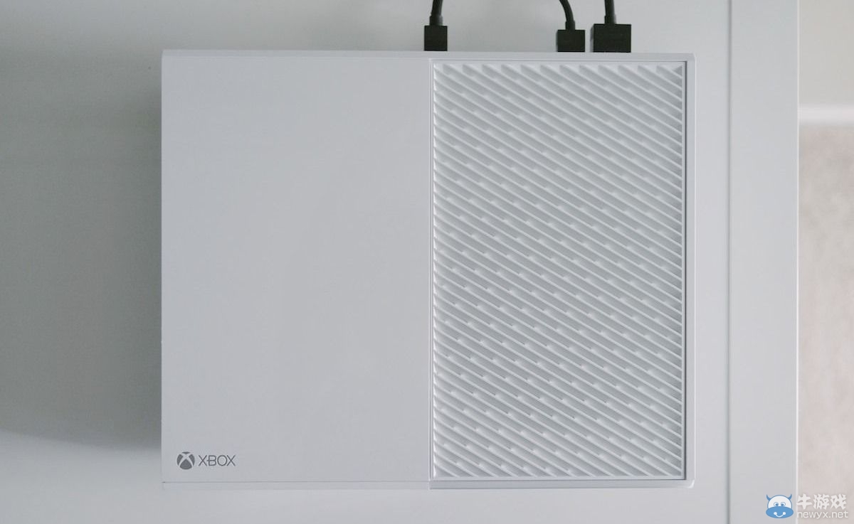 白色版Xbox One唯美圖報(bào) 簡(jiǎn)直是客廳里的藝術(shù)品
