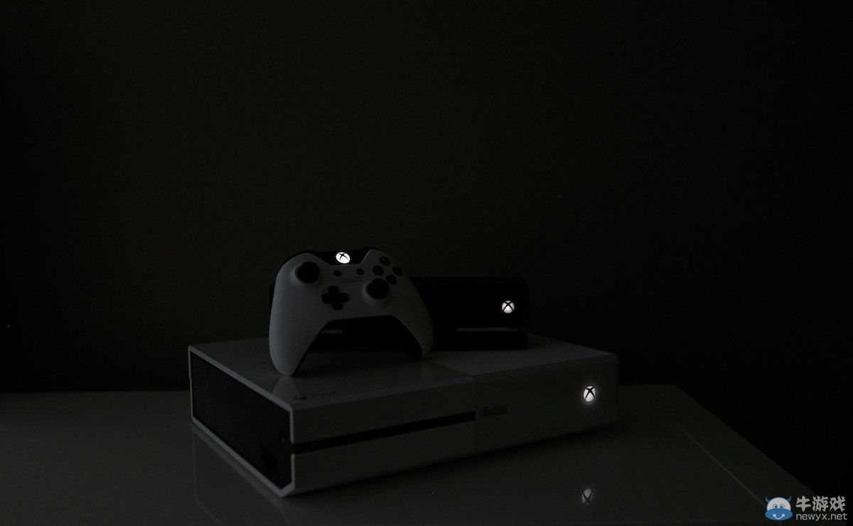 白色版Xbox One唯美圖報(bào) 簡(jiǎn)直是客廳里的藝術(shù)品