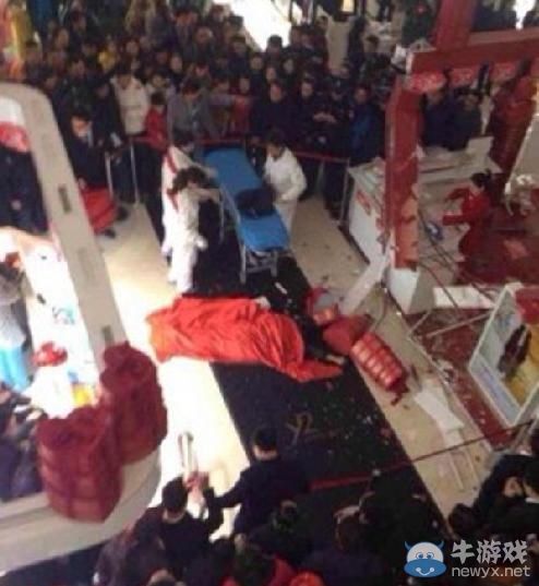 40歲男子在徐州金鷹國(guó)際購(gòu)物中心內(nèi)跳樓身亡