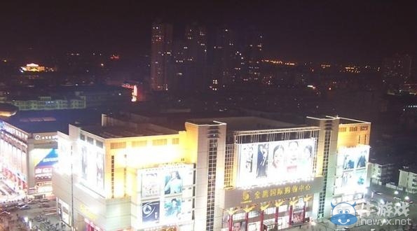 40歲男子在徐州金鷹國(guó)際購(gòu)物中心內(nèi)跳樓身亡