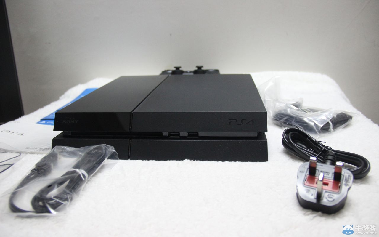 簡(jiǎn)體中文倍感親切！ 索尼港版PS4首發(fā)開(kāi)箱全程