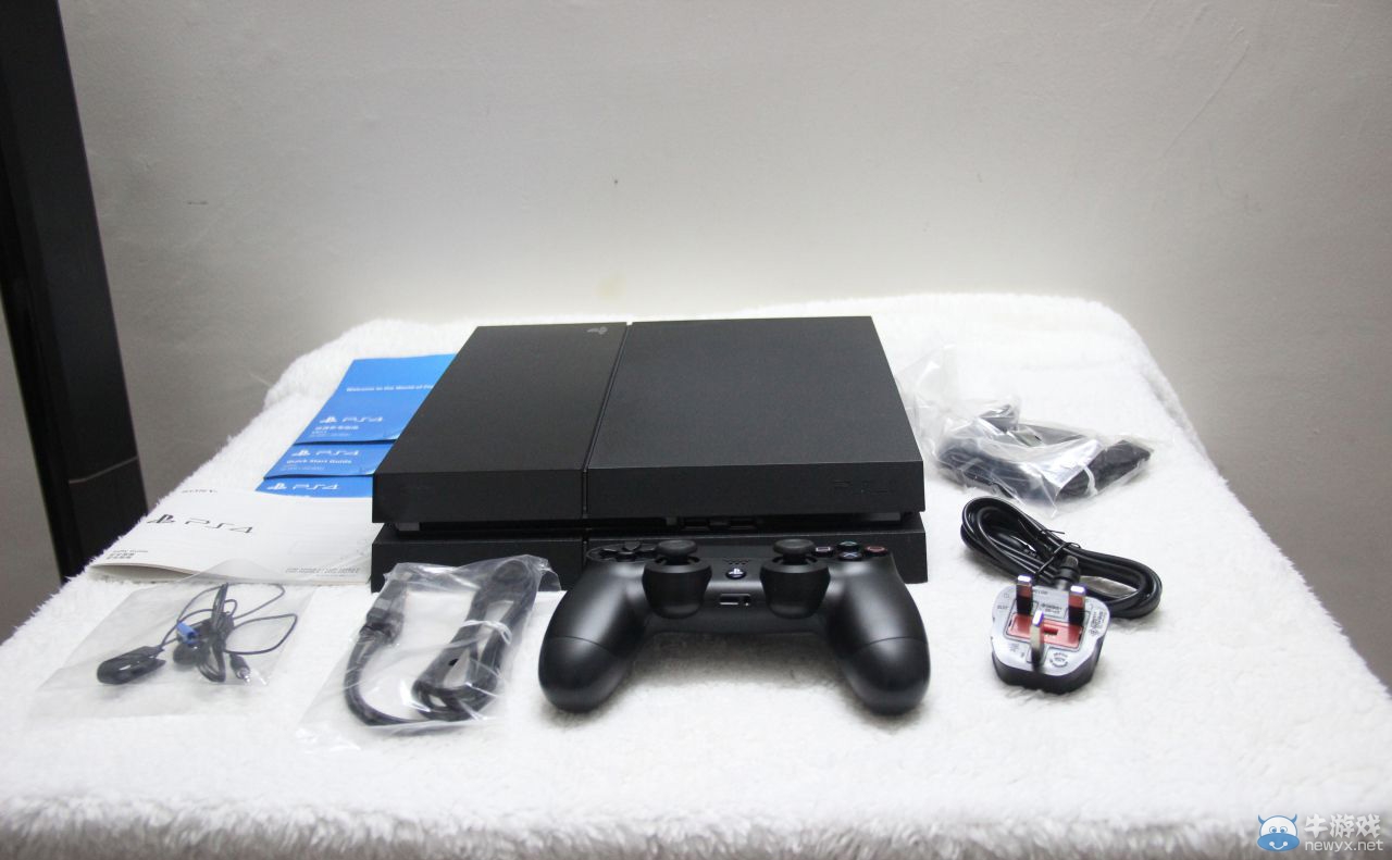 簡(jiǎn)體中文倍感親切！ 索尼港版PS4首發(fā)開(kāi)箱全程
