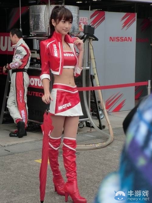 哥看的不是車是妹紙！萌系“痛車娘”組隊(duì)入侵GT賽場(chǎng)