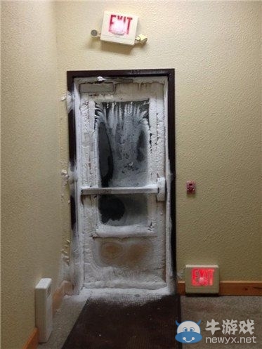 美國危在旦夕 零下50度極寒 民眾直接“尿雪”