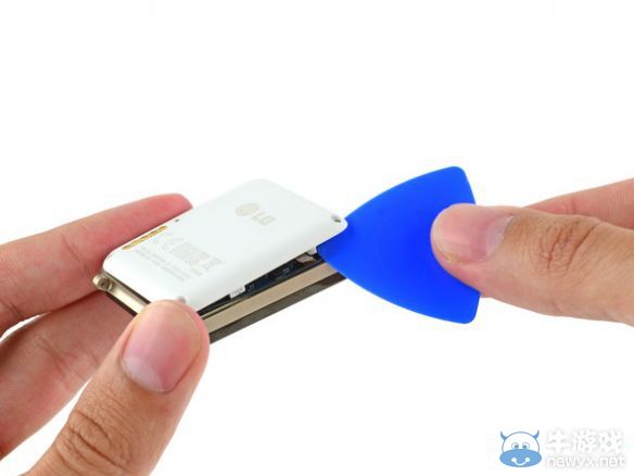 LG G Watch智能手表拆解：維修難度出乎意料的低