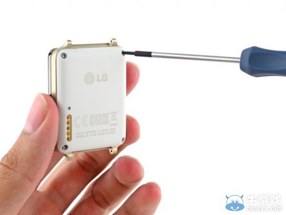 LG G Watch智能手表拆解：維修難度出乎意料的低