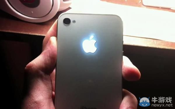 你是我滴小呀小蘋果!傳iPhone 6的logo可以發(fā)光