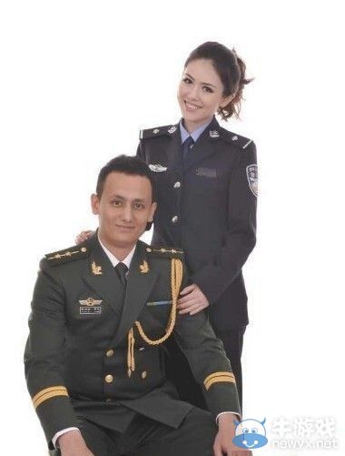 全家都是特警的美女惹不起 眼神清澈笑容明朗