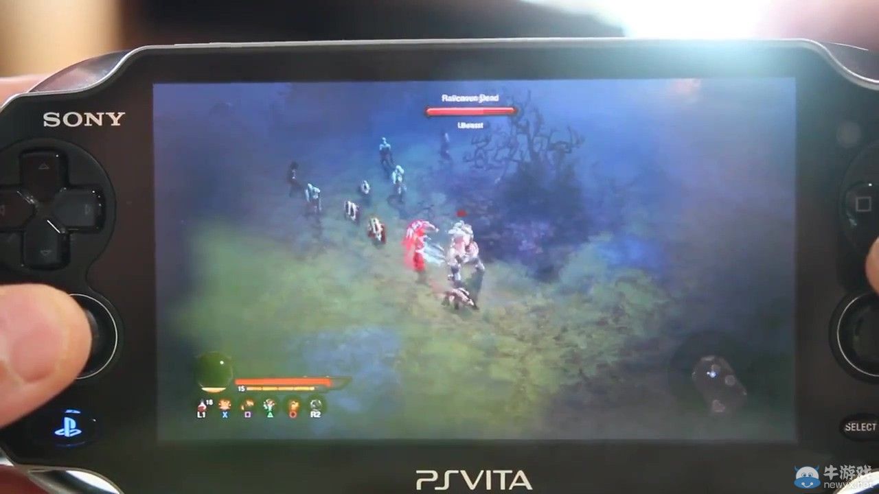 《暗黑破壞神3：終極邪惡版》PSV版游戲演示！上廁所都能玩?zhèn)€痛