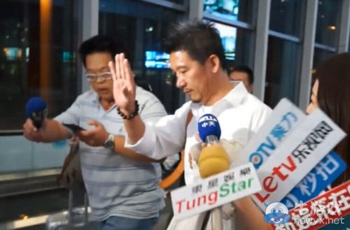 成龍未露面公司代房祖名致歉 柯爸稱兒子不吸毒