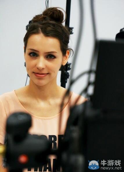 《合金裝備5》女狙擊“Quiet”COS 超級(jí)性感火辣