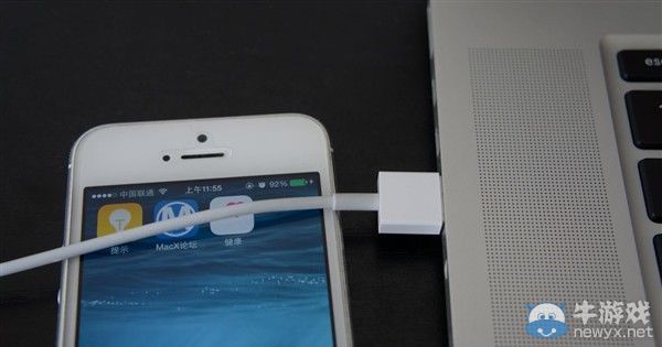 iPhone 6“正反插”數據線高清對比 兼容碉堡做工細膩