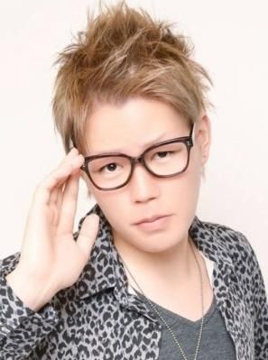 《如龍0》入賞男優(yōu)肉色褲顯大根！殺馬特晃瞎雙眼