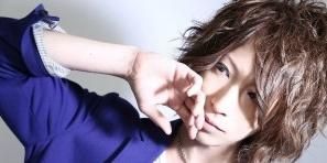 《如龍0》入賞男優(yōu)肉色褲顯大根！殺馬特晃瞎雙眼