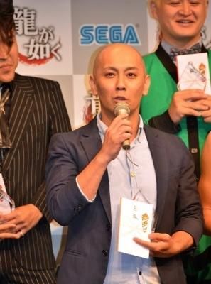 《如龍0》入賞男優(yōu)肉色褲顯大根！殺馬特晃瞎雙眼