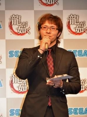 《如龍0》入賞男優(yōu)肉色褲顯大根！殺馬特晃瞎雙眼