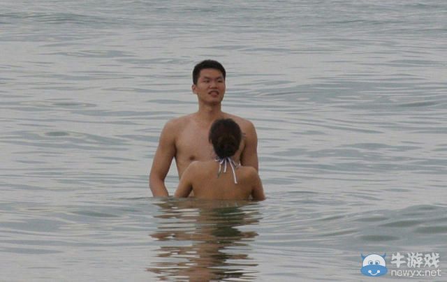朱芳雨疑與“小三”開房照曝光 打球不行泡妞挺行!