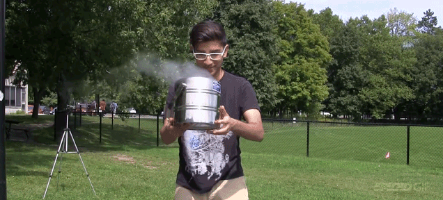 你們都弱爆了!史上最強冰桶挑戰“液氮”澆頭