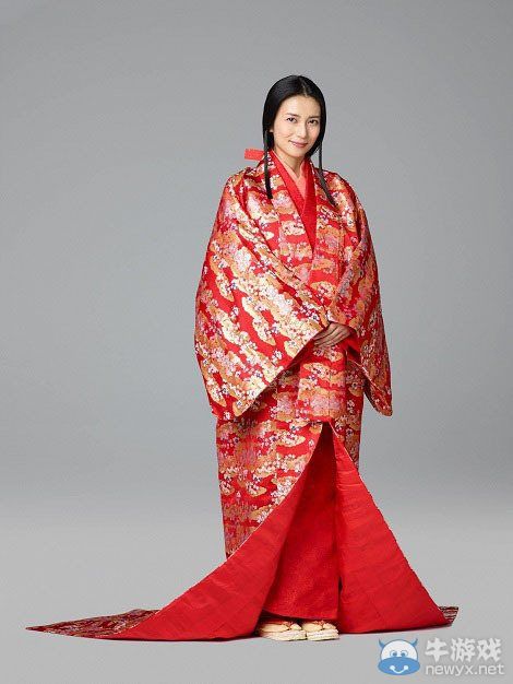 《信長協(xié)奏曲》真人版劇照：柴咲幸猛抽小栗旬