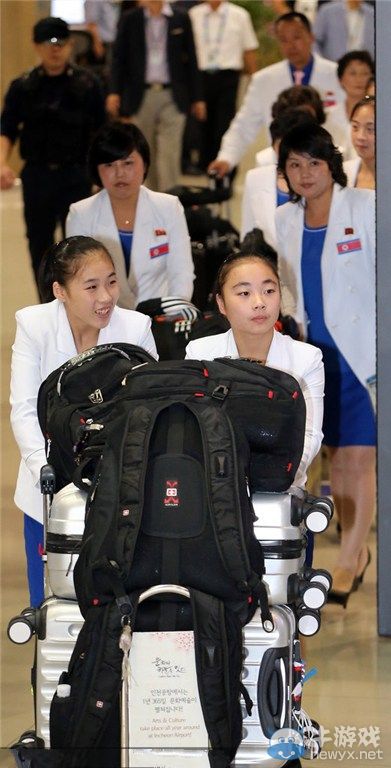 朝鮮代表團(tuán)抵達(dá)仁川 韓媒：全是美女