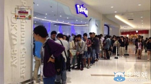 《口袋妖怪：歐米伽紅寶石/阿爾法藍(lán)寶石》預(yù)售現(xiàn)場(chǎng)超長隊(duì)列：能與腎機(jī)一戰(zhàn)