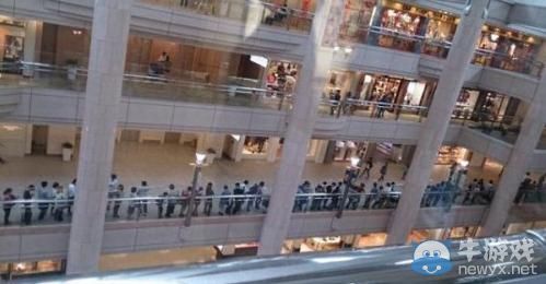 《口袋妖怪：歐米伽紅寶石/阿爾法藍(lán)寶石》預(yù)售現(xiàn)場(chǎng)超長隊(duì)列：能與腎機(jī)一戰(zhàn)