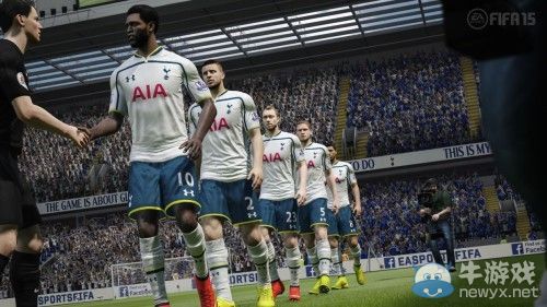 《FIFA 15》IGN 8.3分：球員AI實(shí)在太蠢
