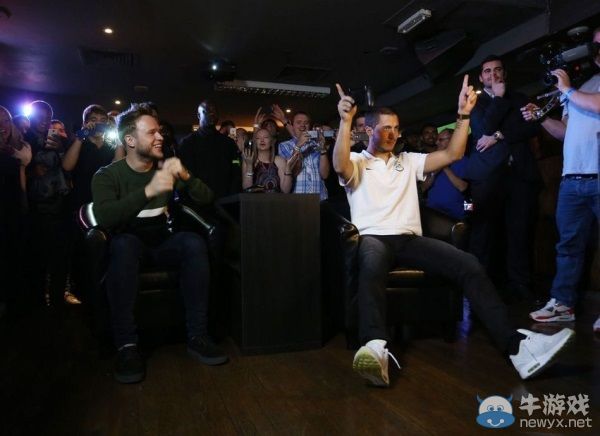 《FIFA 15》英國發(fā)布會現(xiàn)場 英超眾球星現(xiàn)場切磋