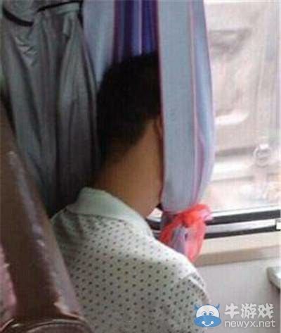 睡覺是門技術活 火車上錯誤那些搞笑的錯誤睡姿