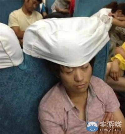 睡覺是門技術活 火車上錯誤那些搞笑的錯誤睡姿