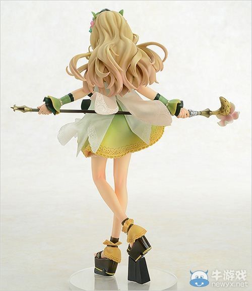 良笑社推出《亞莎的工作室》少女主角1/8手辦