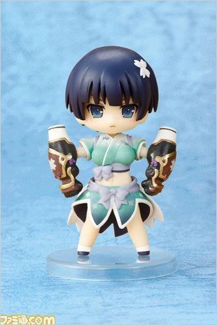 《閃亂神樂：少女們的選擇》限定版附送粘土人實物預覽圖