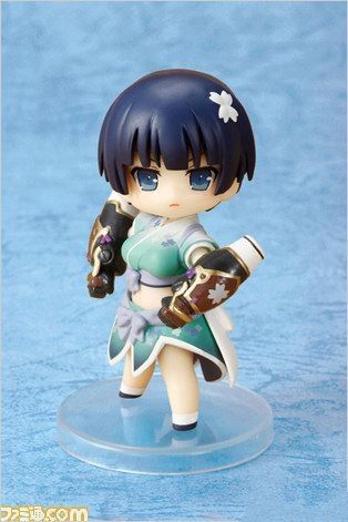 《閃亂神樂：少女們的選擇》限定版附送粘土人實物預覽圖