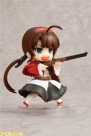 《閃亂神樂：少女們的選擇》限定版附送粘土人實物預覽圖