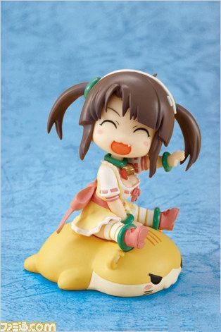 《閃亂神樂：少女們的選擇》限定版附送粘土人實物預覽圖